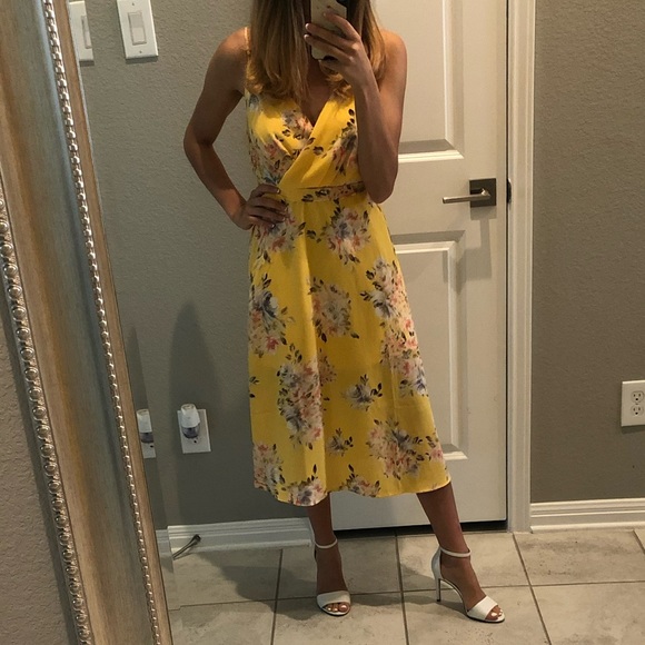 Francesca’s Mi Ami Yellow Floral Print Sundress - Picture 5 of 10